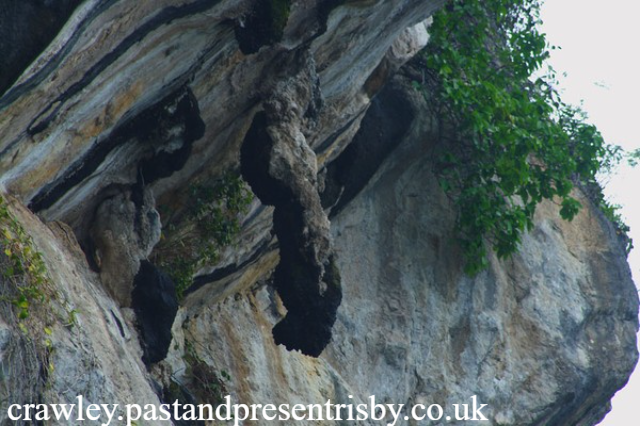 Batu Gantung Legenda Alam dan Budaya Minangkabau yang Memikat